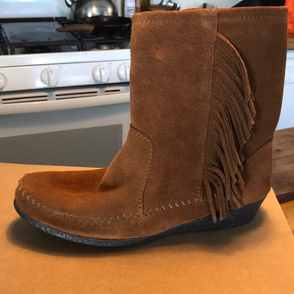 Minnetonka side fringe wedge ankle boot